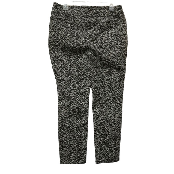 Chico's size 1 Flat Front Pull On Ankle Jeans Cheetah Leopard print denim M 8 - Picture 2 of 5